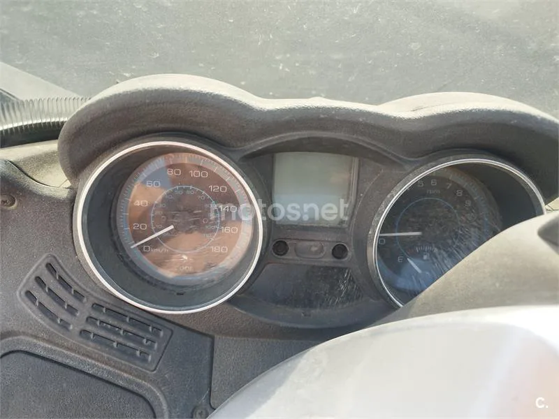 Piaggio X EVO 400 – Vista 7