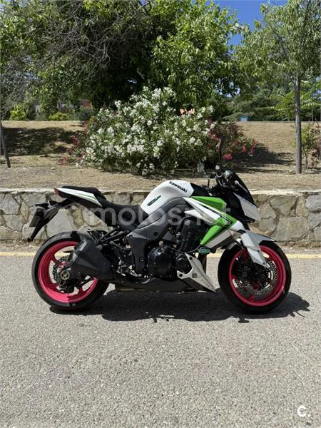 Kawasaki Z1000 – Vista 5