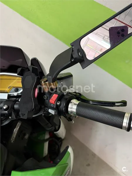Kawasaki Z1000 – Vista 7