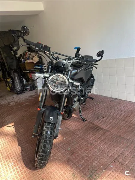 Husqvarna Svartpilen 125 – Vista 3
