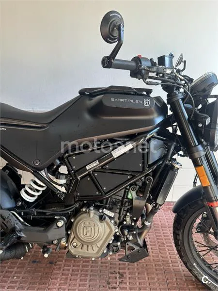 Husqvarna Svartpilen 125 – Vista 4