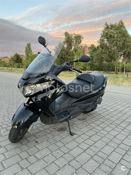 Suzuki Burgman 125 – Vista 4