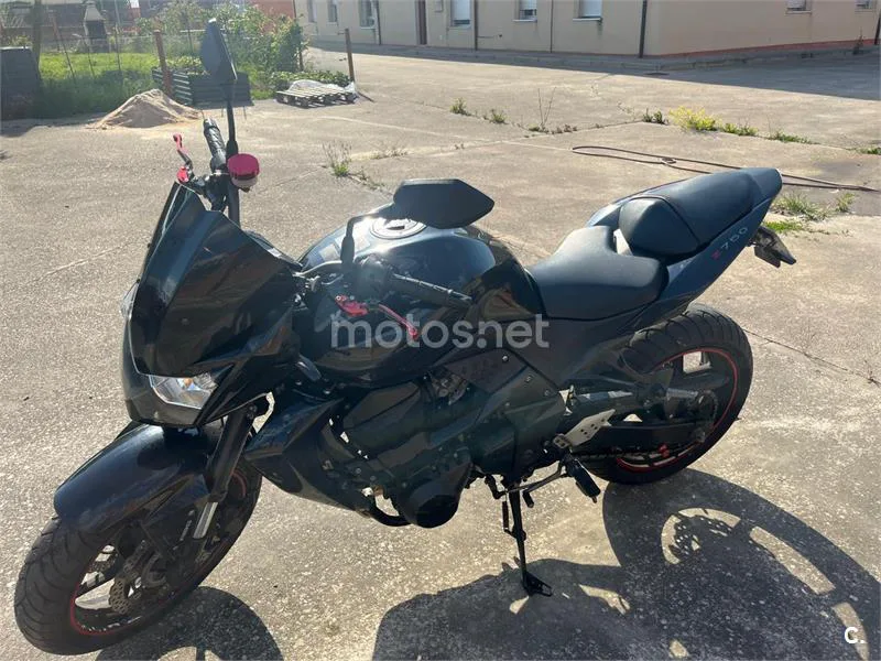 Kawasaki Z750 – Vista 2
