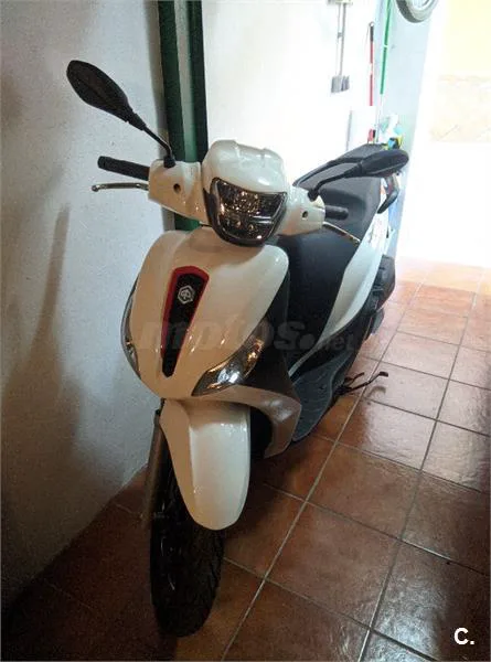 Piaggio Medley – Vista 3