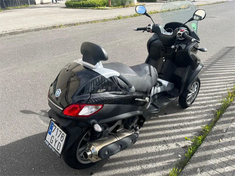 Piaggio MP3 400 LT – Vista 4