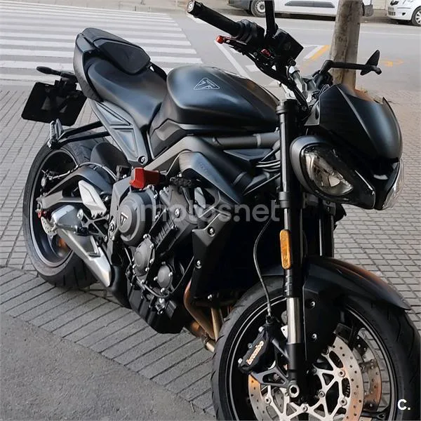 Triumph Street Triple 765 – Vista 2