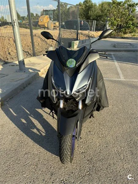 Yamaha XMAX 300 – Vista 2