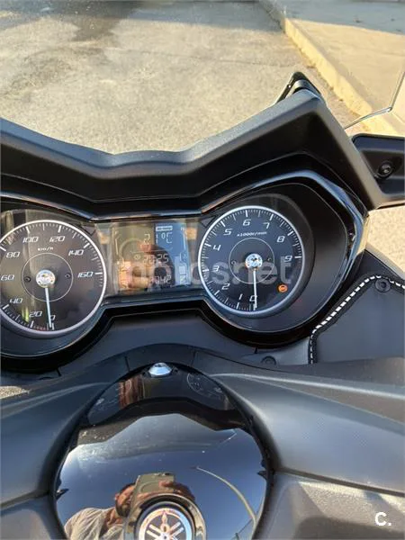 Yamaha XMAX 300 – Vista 6