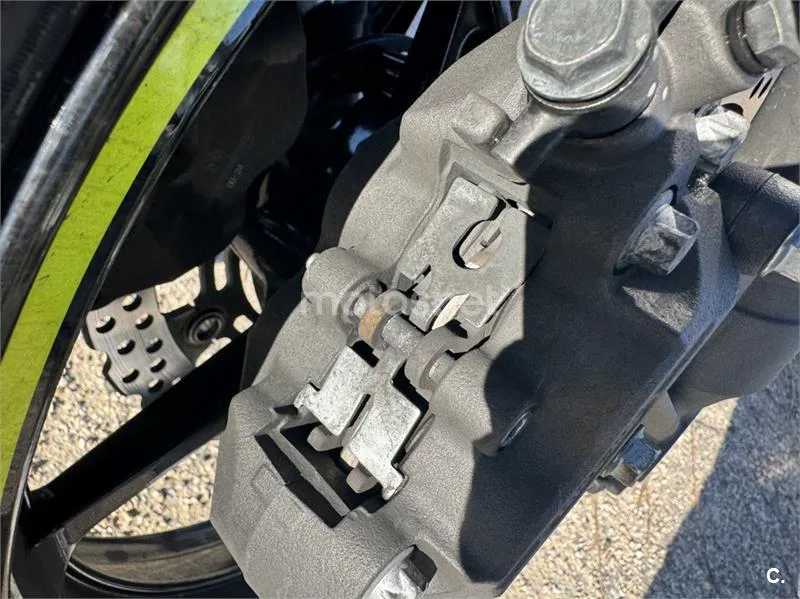 Kawasaki Z900 – Vista 14