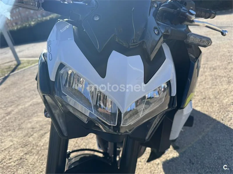 Kawasaki Z900 – Vista 3