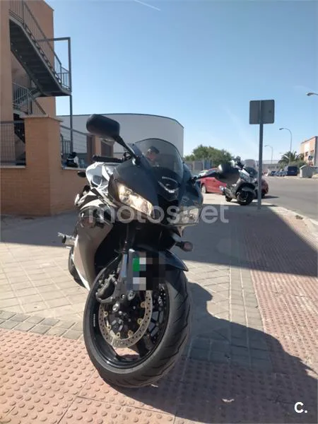 Honda CBR600RR - Vista 3