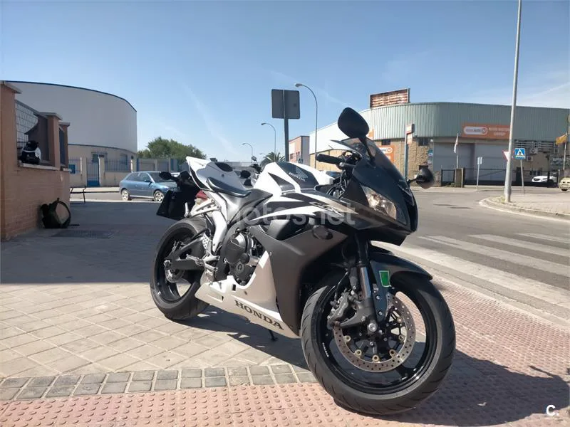 Honda CBR600RR - Vista 4