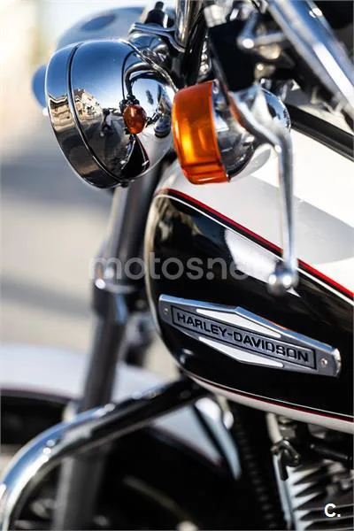 Harley-Davidson Dyna Super Glide - Vista 6
