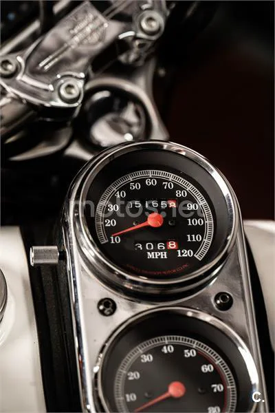 Harley-Davidson Dyna Super Glide - Vista 8