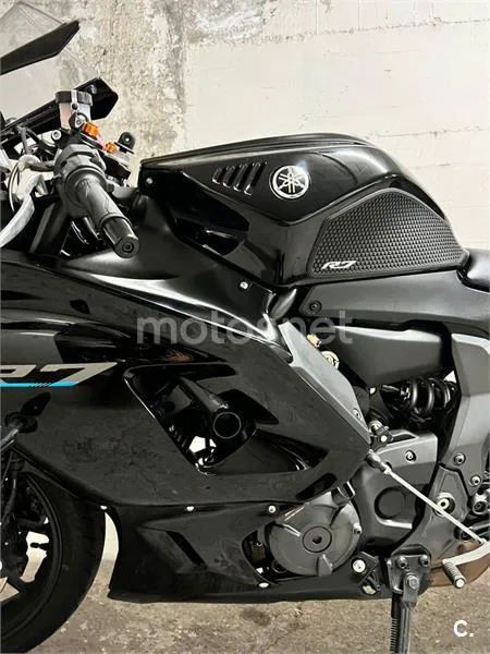 Yamaha R7 – Vista 3