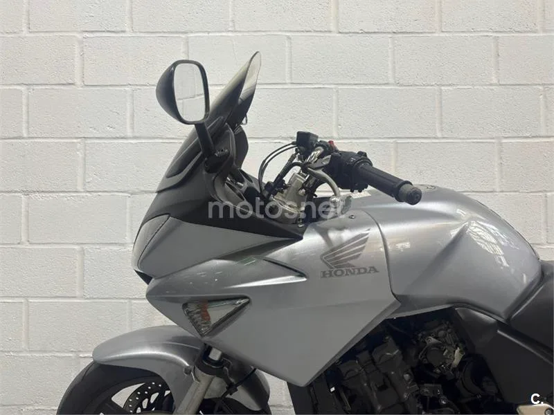 Honda CBF 600 S – Vista 16