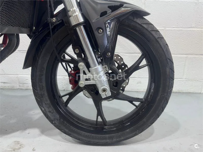 Benelli BN 125 – Vista 12