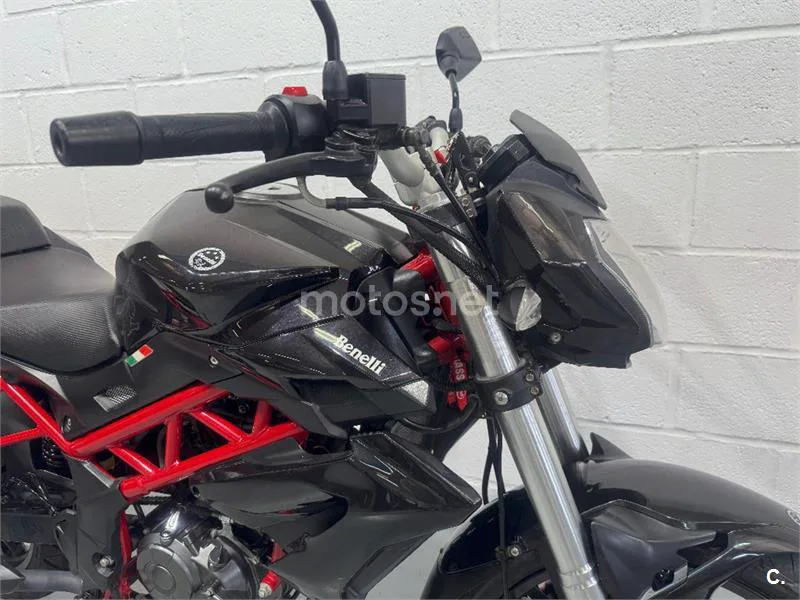 Benelli BN 125 – Vista 13