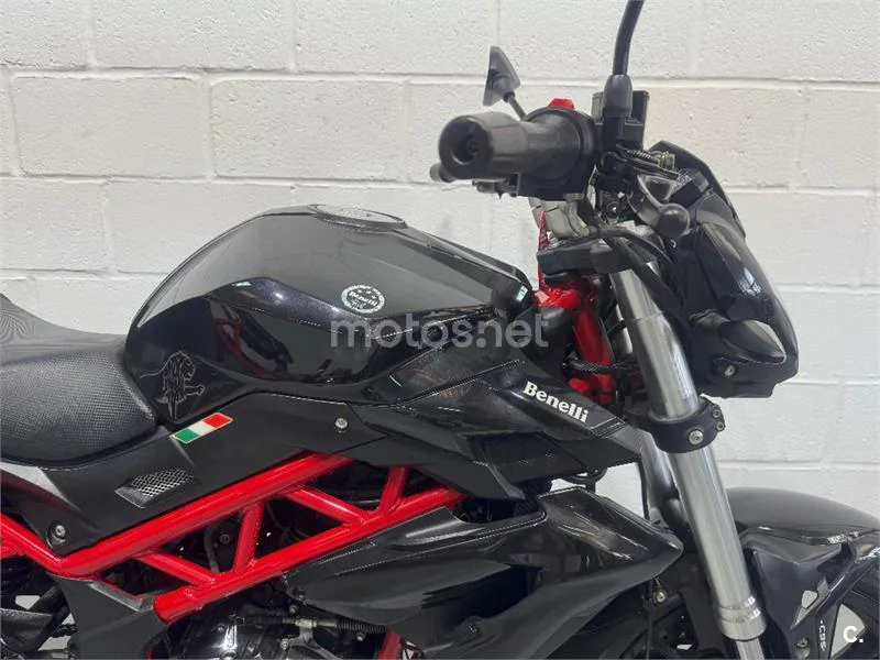 Benelli BN 125 – Vista 14