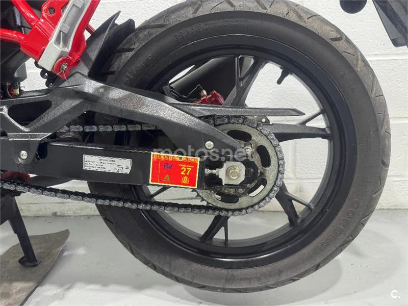 Benelli BN 125 – Vista 25