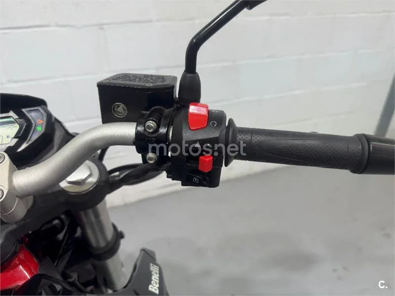 Benelli BN 125 – Vista 27