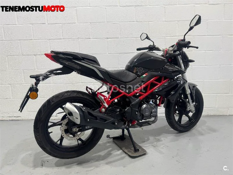 Benelli BN 125 – Vista 5