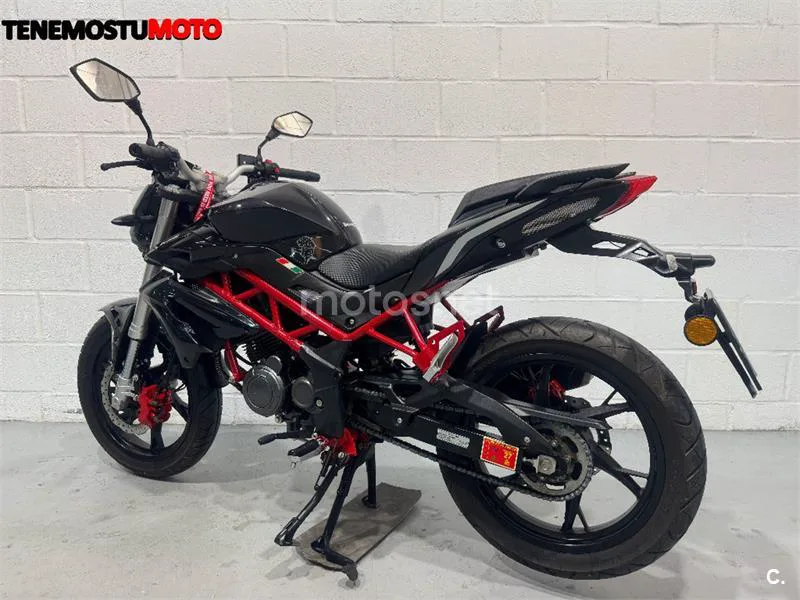 Benelli BN 125 – Vista 6