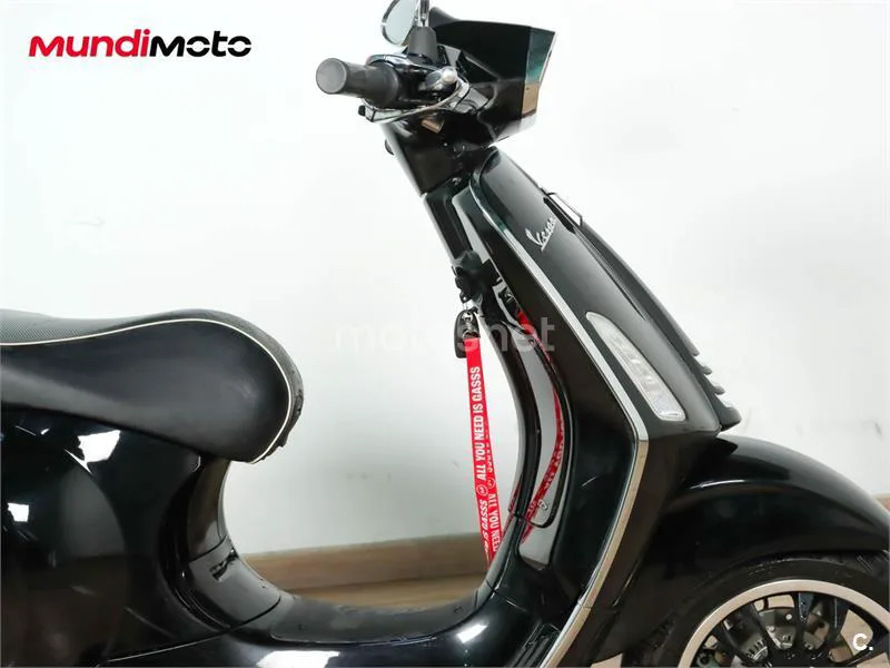 Vespa Sprint 125 – Vista 24
