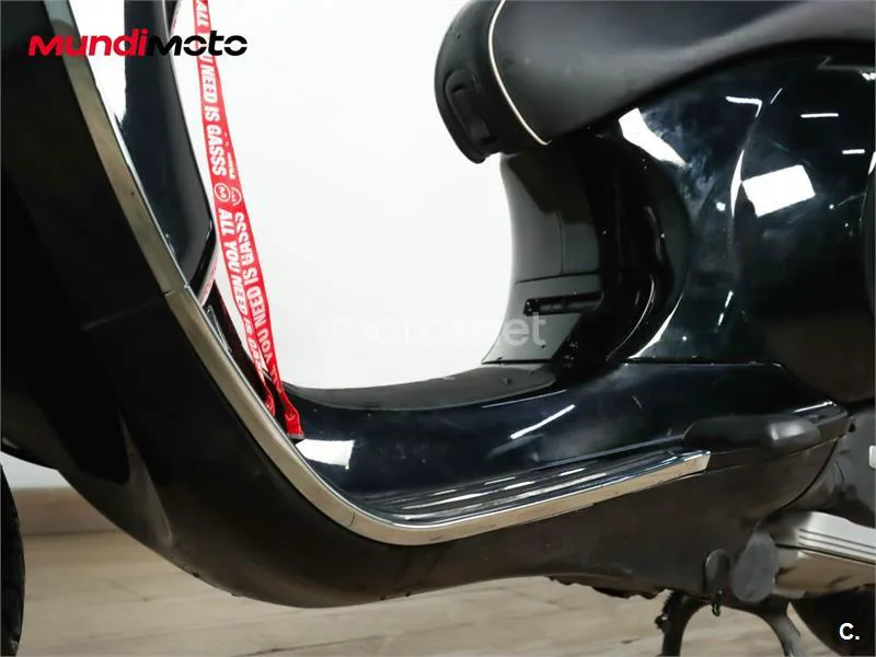 Vespa Sprint 125 – Vista 10