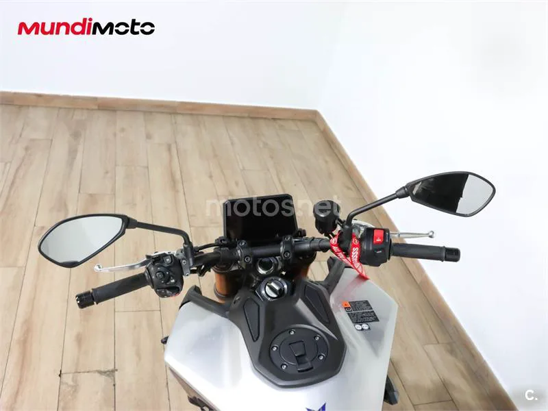 Yamaha MT-09 – Vista 11