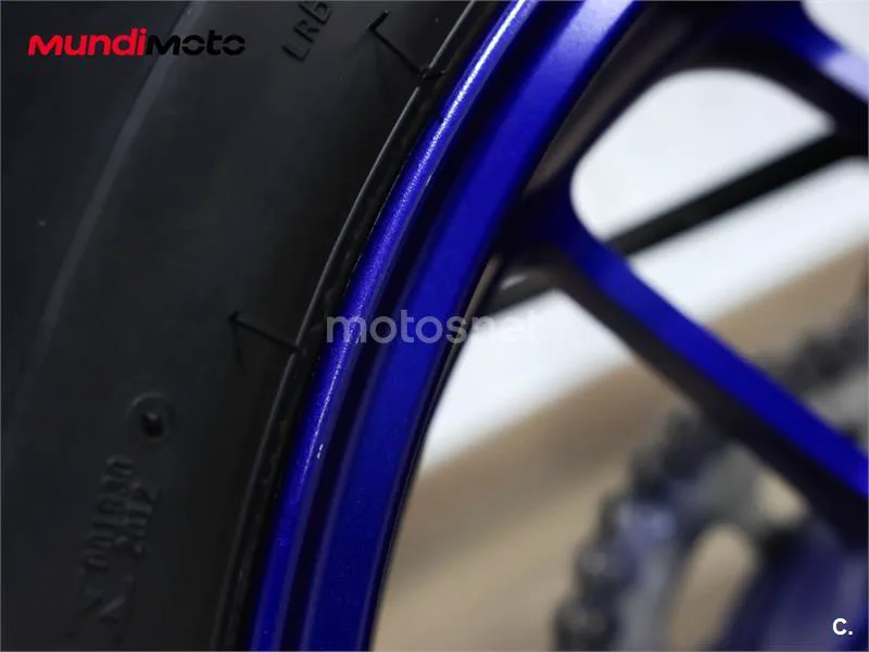 Yamaha MT-09 – Vista 13