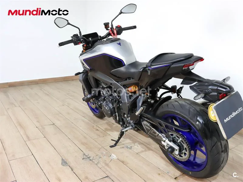 Yamaha MT-09 – Vista 8