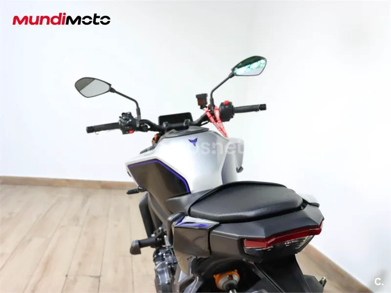 Yamaha MT-09 – Vista 9