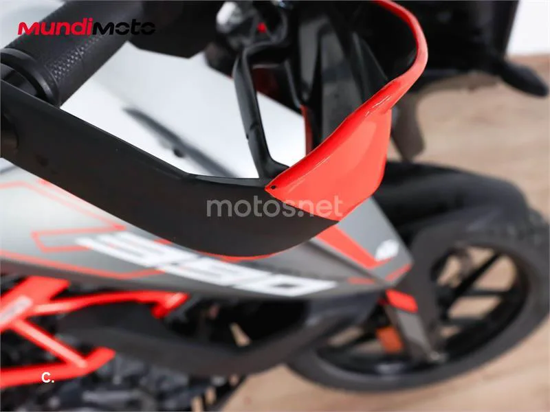 KTM 390 – Vista 14