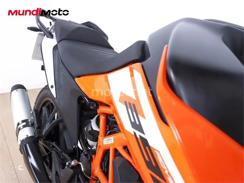 KTM 390 – Vista 24