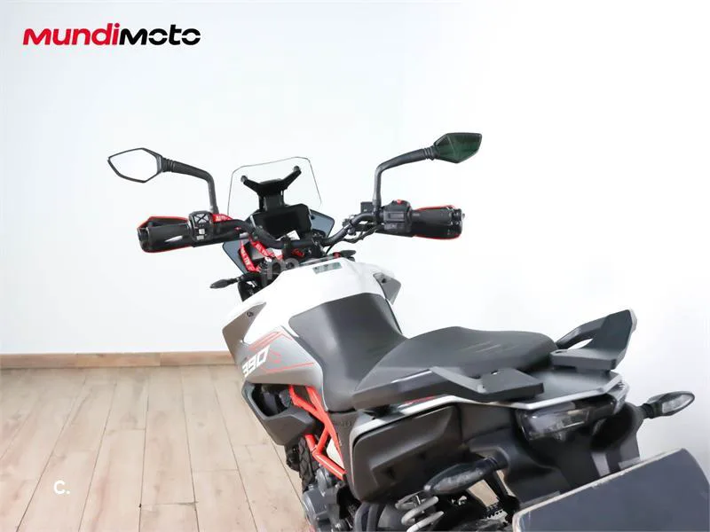 KTM 390 – Vista 9