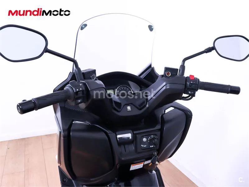 Suzuki Burgman 400 – Vista 11