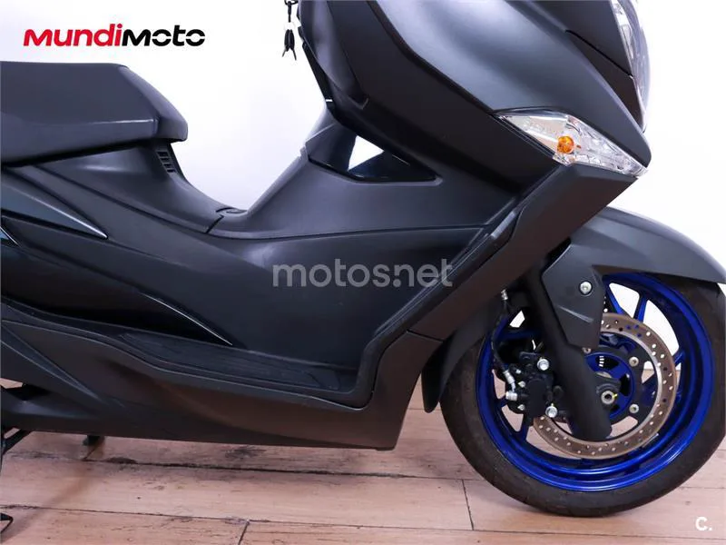Suzuki Burgman 400 – Vista 16