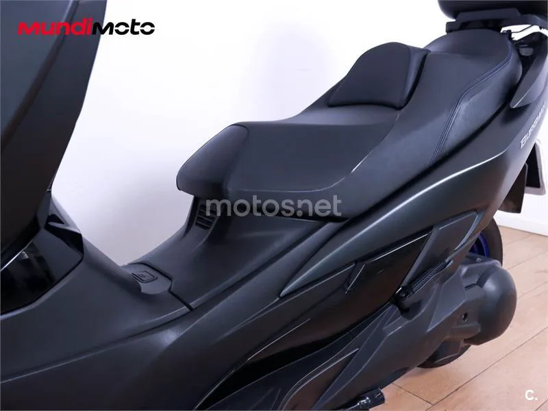 Suzuki Burgman 400 – Vista 10