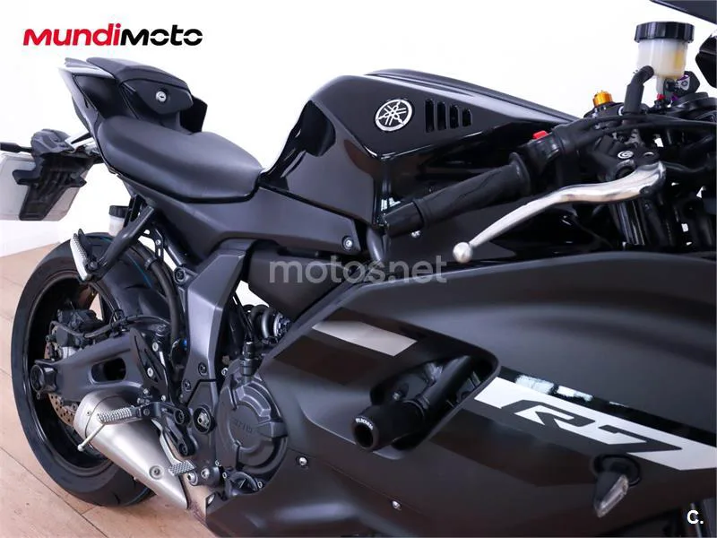 Yamaha R7 – Vista 17