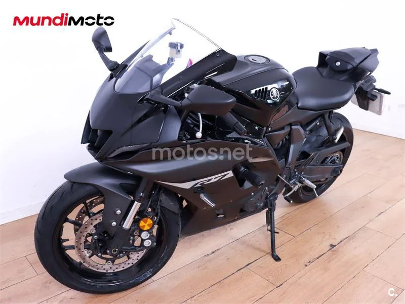 Yamaha R7 – Vista 7