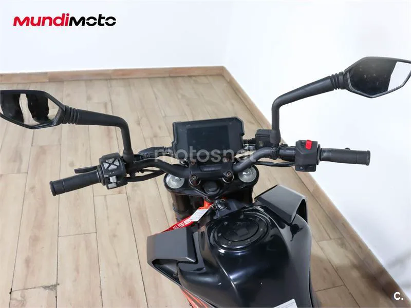 KTM 125 – Vista 11