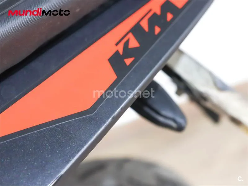 KTM 125 – Vista 16