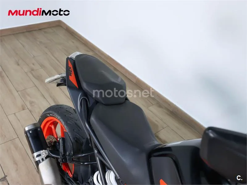KTM 125 – Vista 31