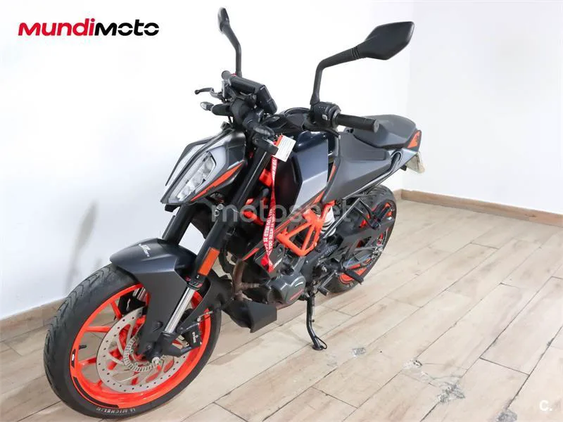 KTM 125 – Vista 7