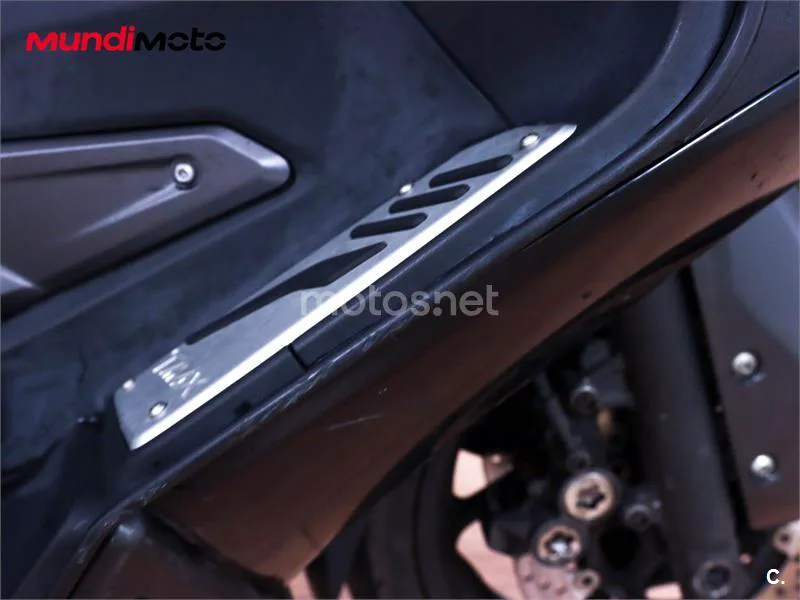 Yamaha TMAX 530 – Vista 13
