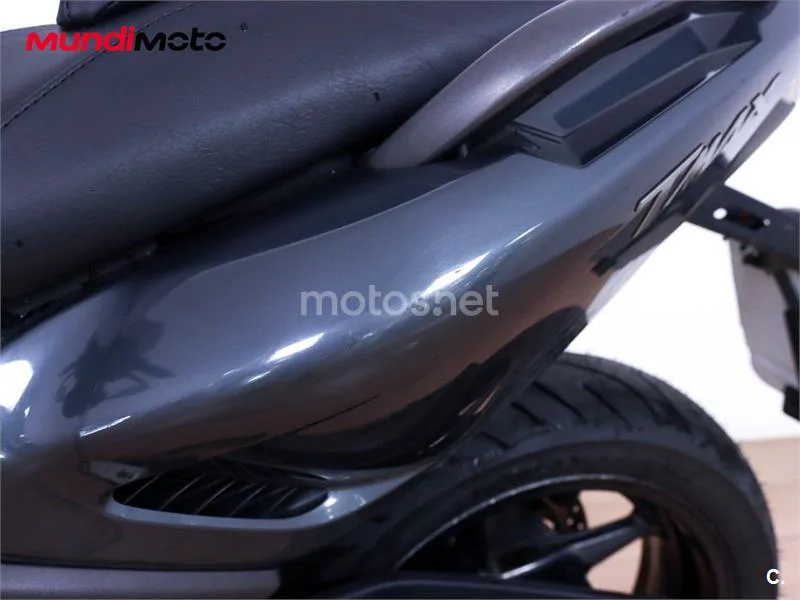 Yamaha TMAX 530 – Vista 17