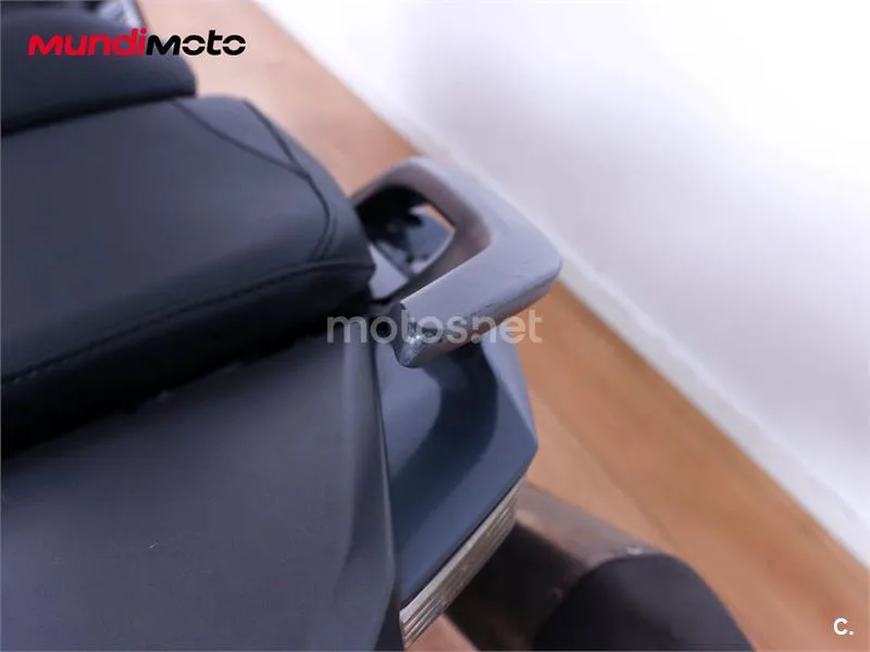 Yamaha TMAX 530 – Vista 19