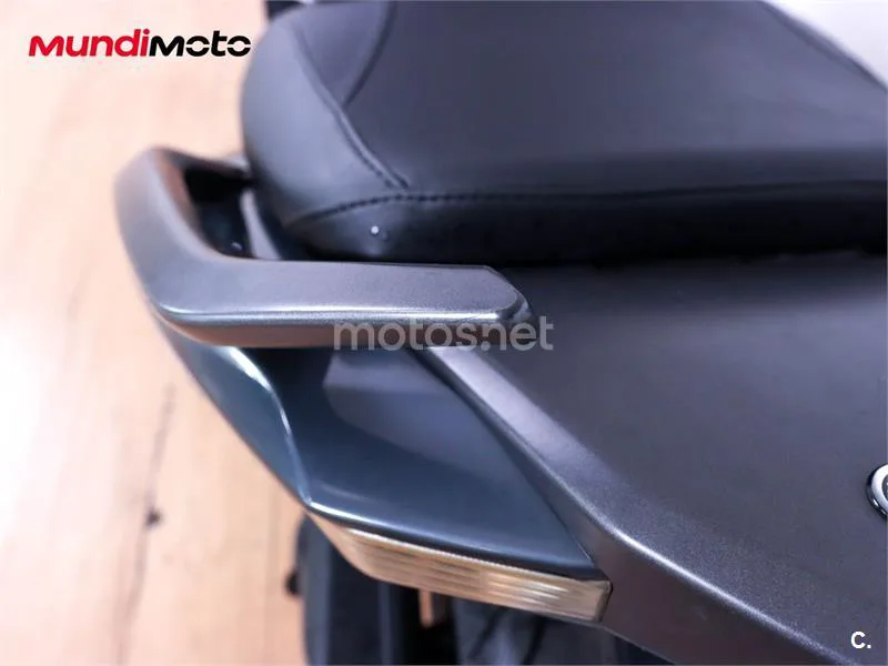 Yamaha TMAX 530 – Vista 20