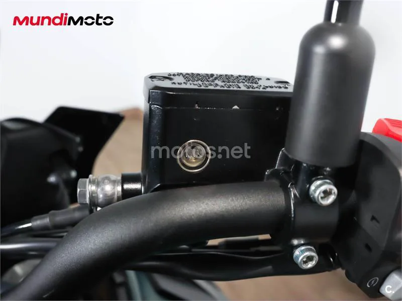 Benelli TRK 702 – Vista 18
